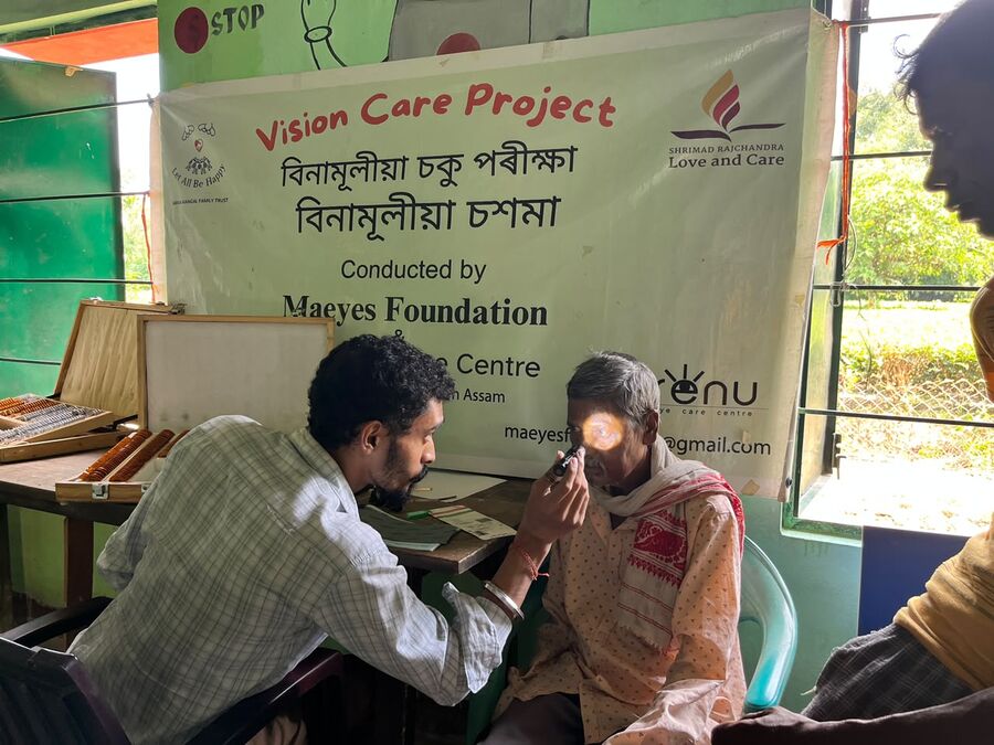 Eye screening at the Rangoli Joriguri camp