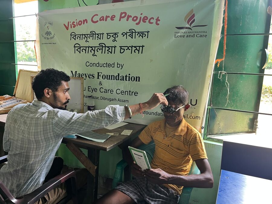 Eye screening at the Rangoli Joriguri camp